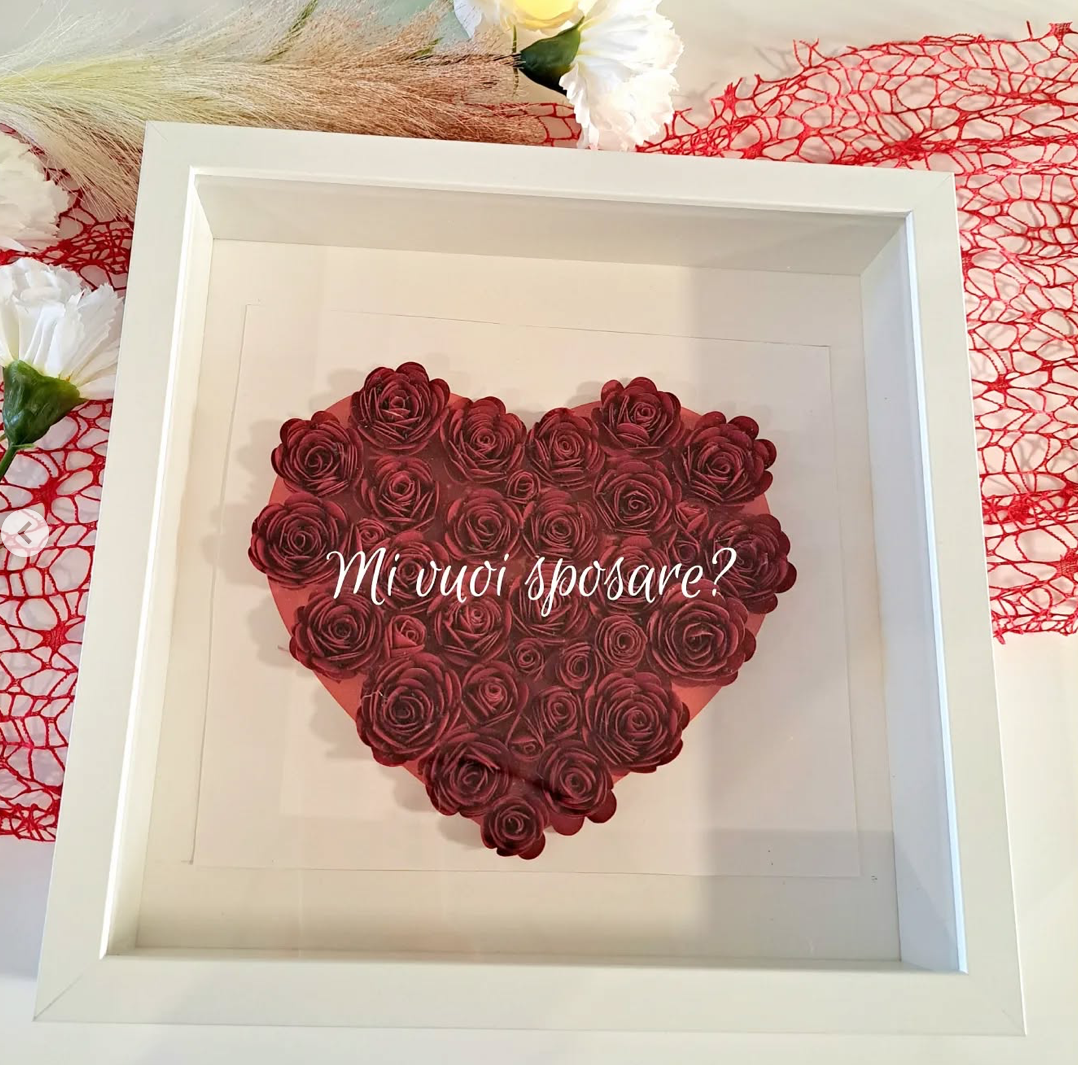 Shadow box con fiori e personalizzazione